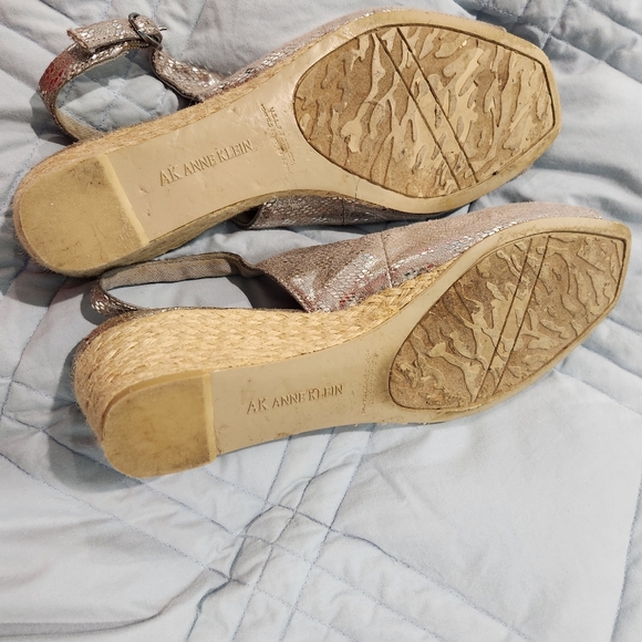 Anne Klein Shoes - Picture 3 of 3